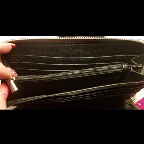 🛑SOLD🛑NWT $58 Betsey Johnson Zip Wallet - Picture 5 of 5